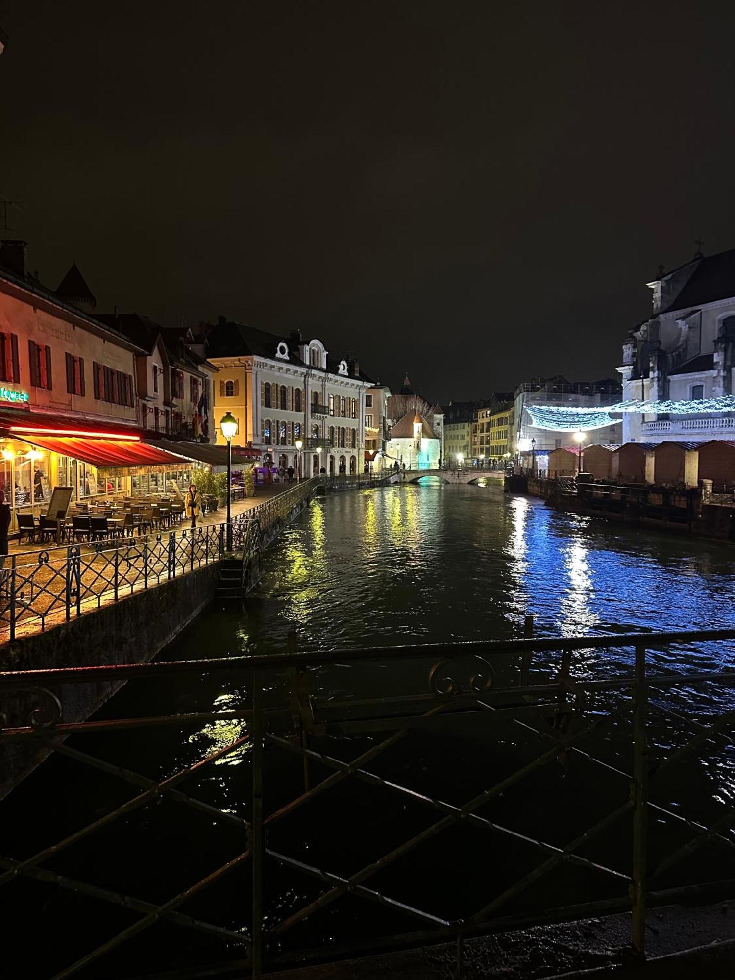 Lac Arte Postale Annecy Eksteriør bilde